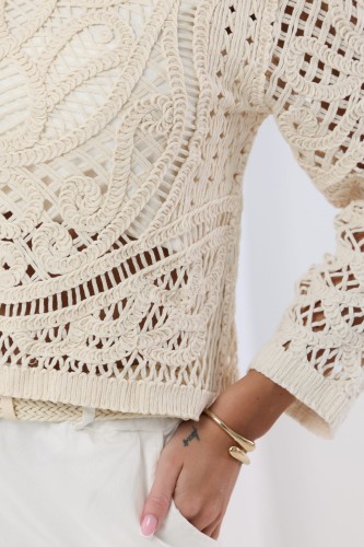 azurowa-bluzka-z-gestym-wzorem-boho (1).jpg