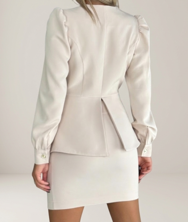 marina bezowy tyl.png